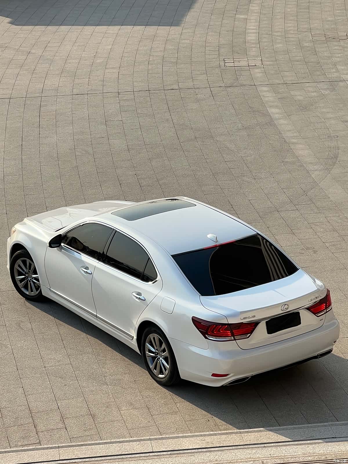 Lexus LS, 2016 10