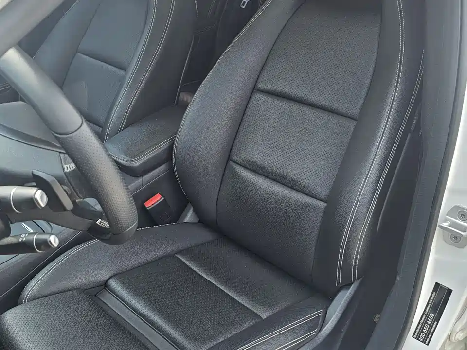 Mercedes-Benz GLA Mercedes-Benz GLA