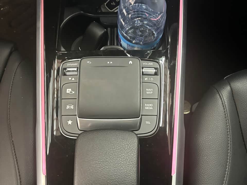 Mercedes-Benz GLB Mercedes-Benz GLB