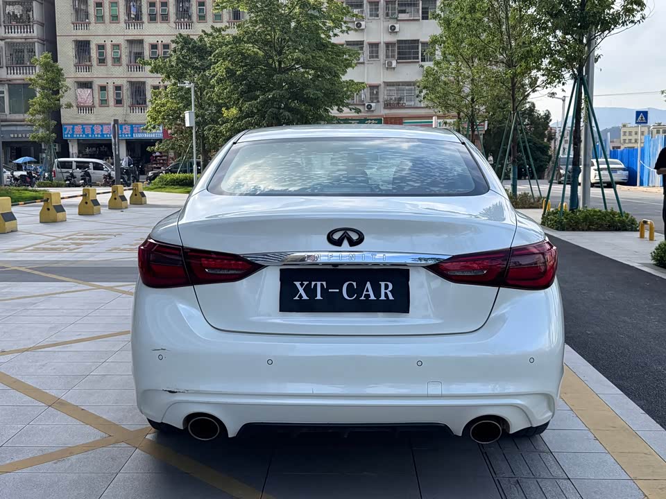 Infiniti Q50L