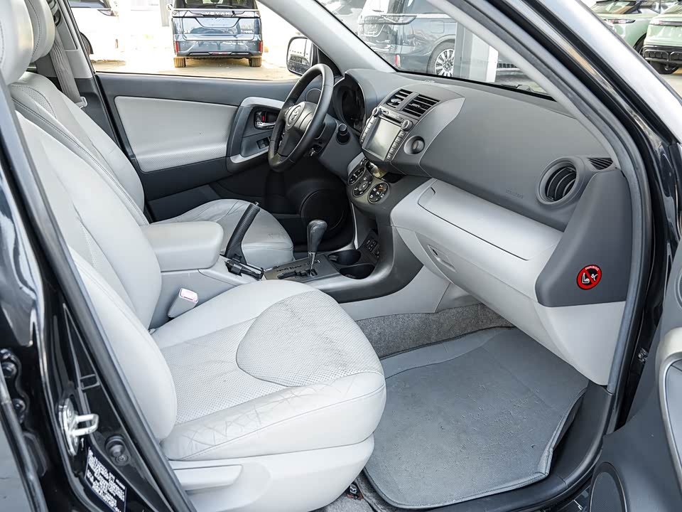 Toyota RAV4 Rongfang