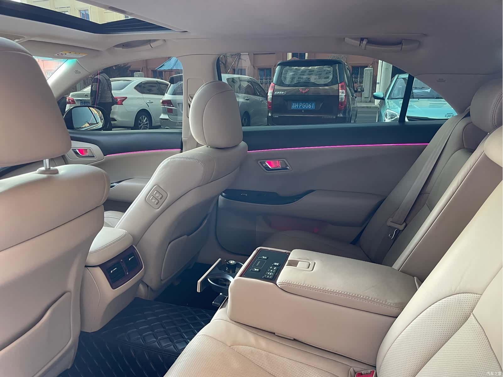 Toyota Crown, 2011 6