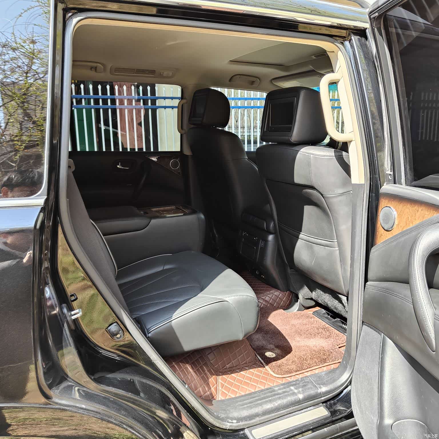 Infiniti QX56, 2013 8