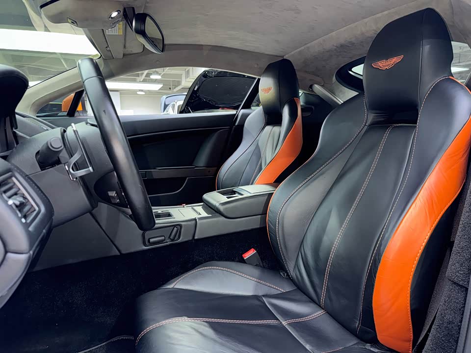 Aston Martin V8 Vantage