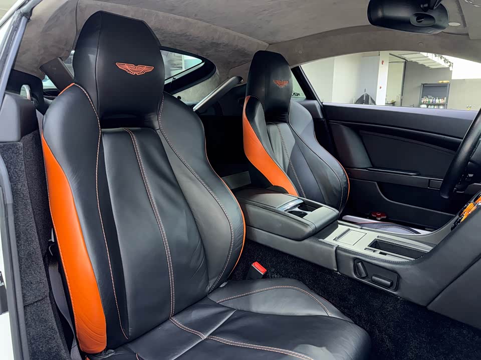 Aston Martin V8 Vantage