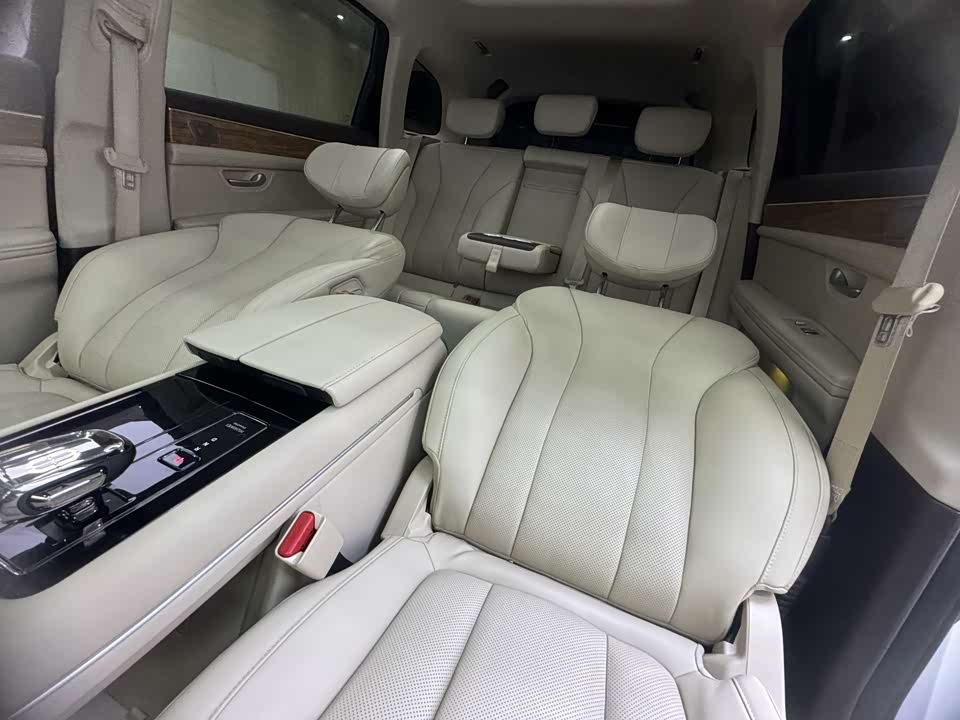 AITO Ask the world M7