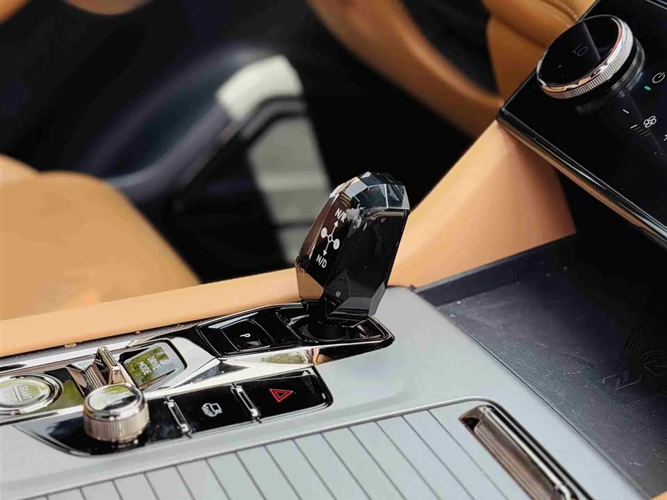 Lynk & Co 09