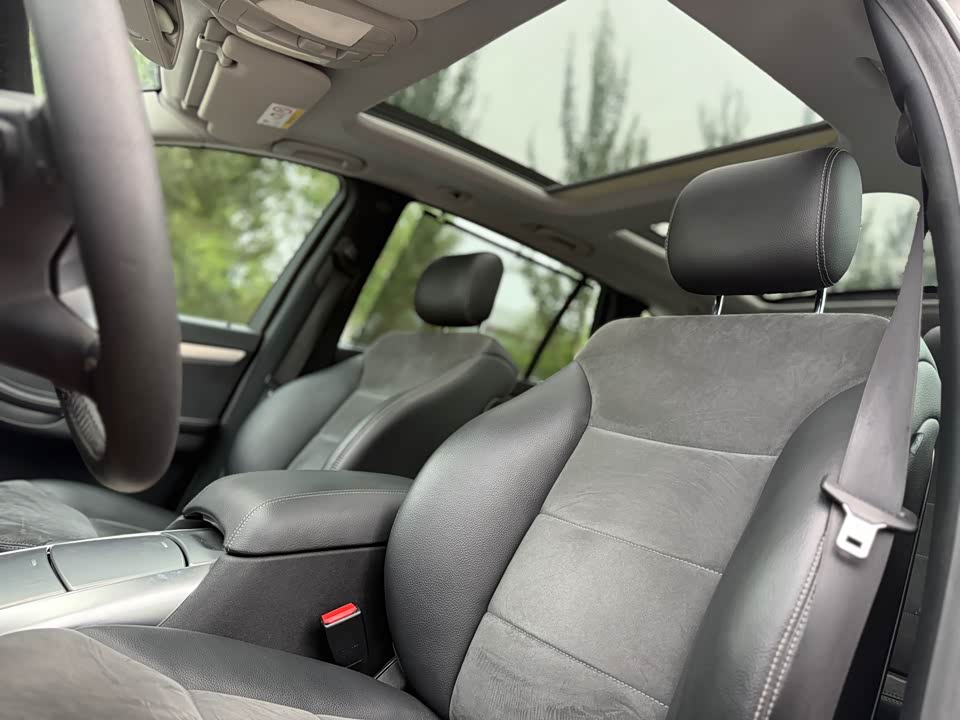 Mercedes-Benz R-class