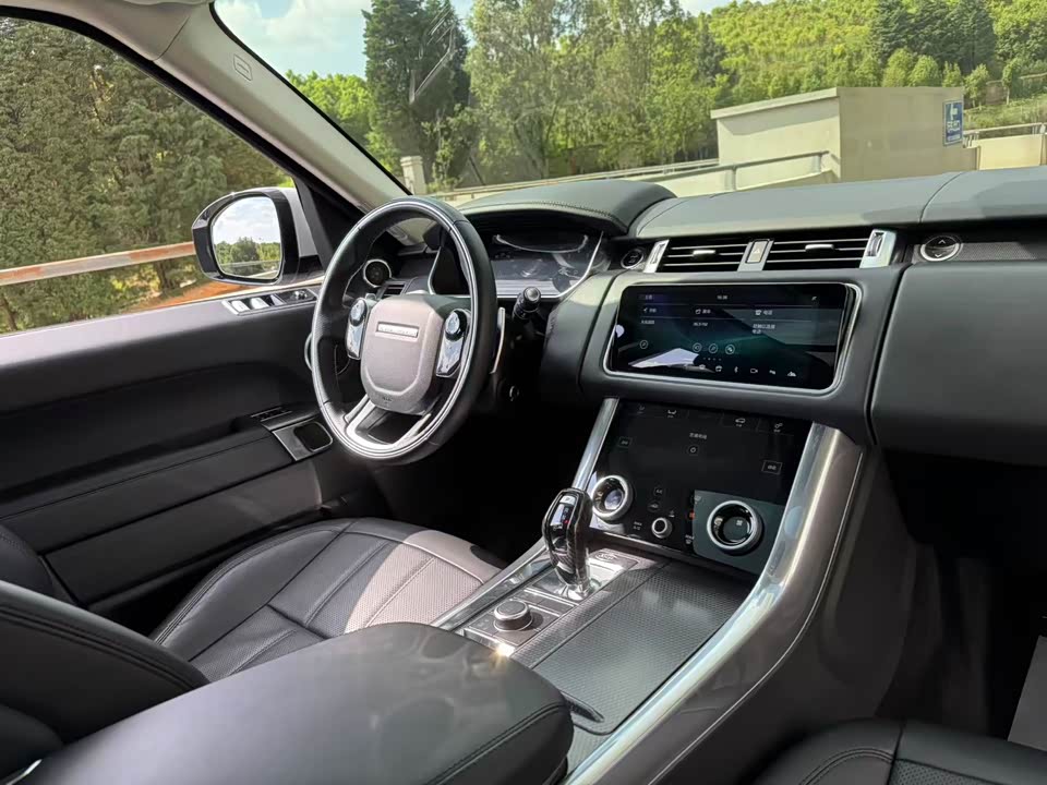 Land Rover Range Rover Sport Land Rover Range Rover Sport