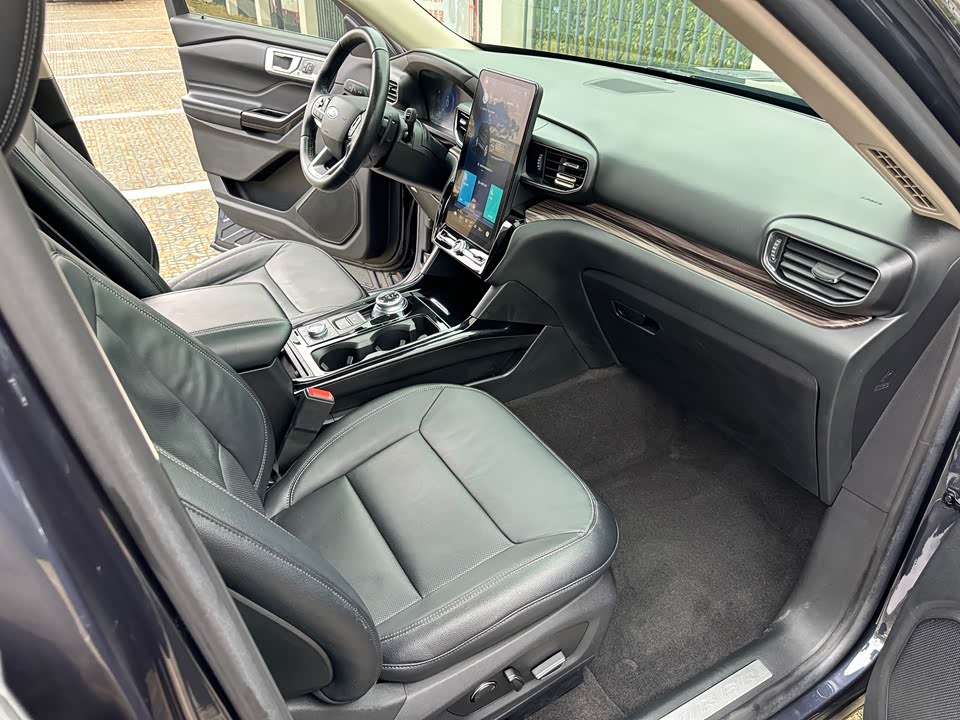 Ford Explorer Ford Explorer
