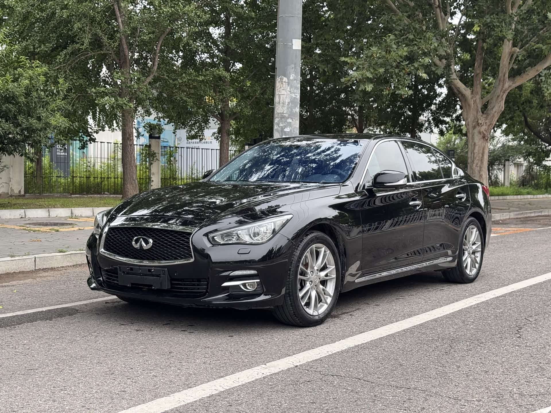 Infiniti Q50L