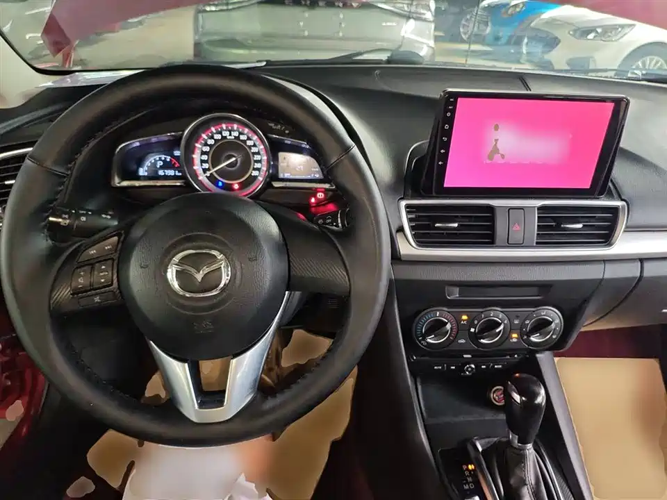 Mazda 3 Angkesaila