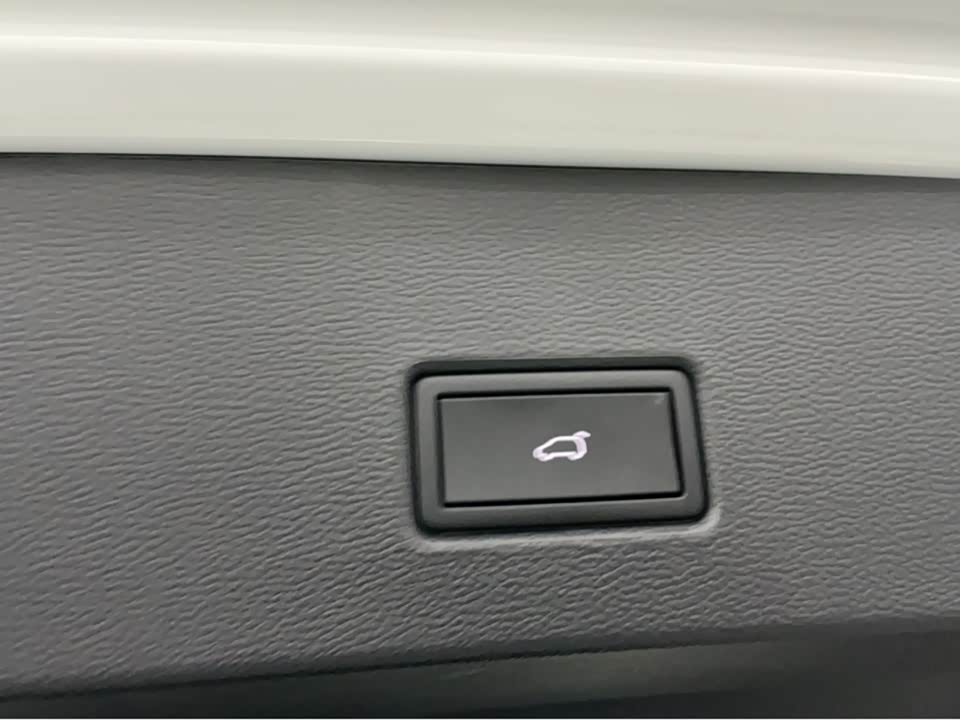 Volkswagen T-ROC exploring Songs