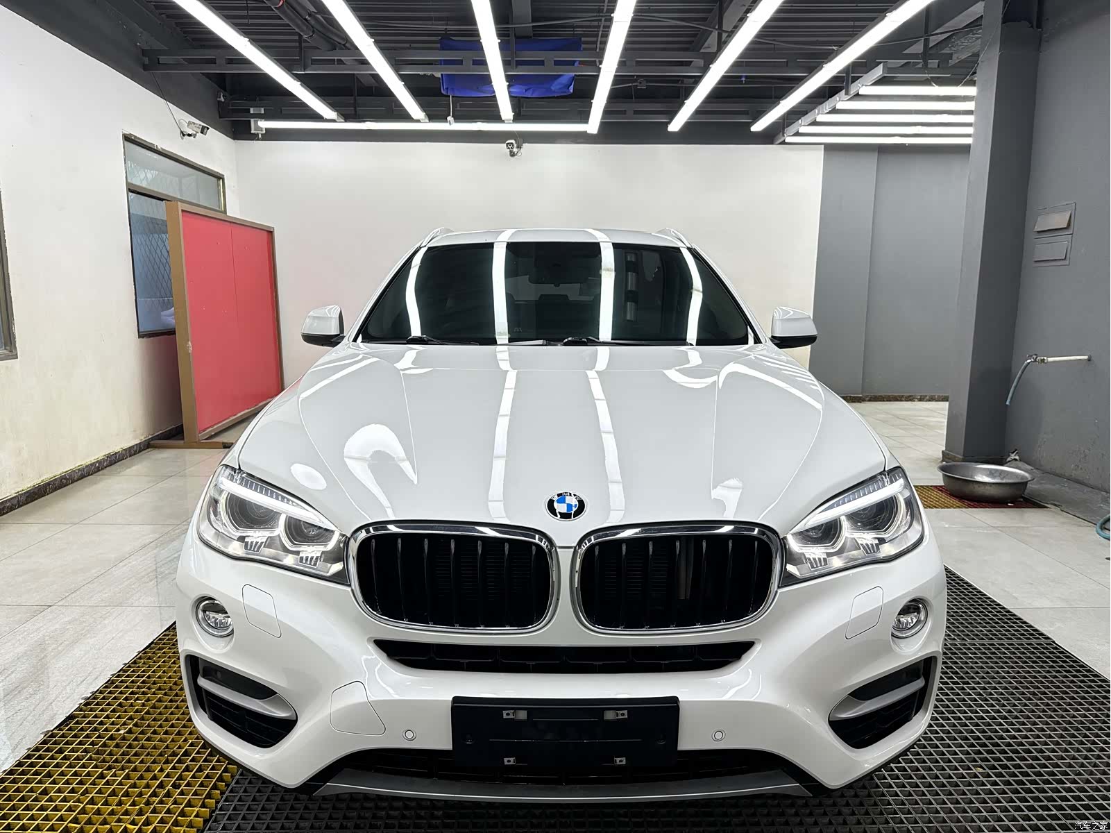 BMW X6, 2015 1