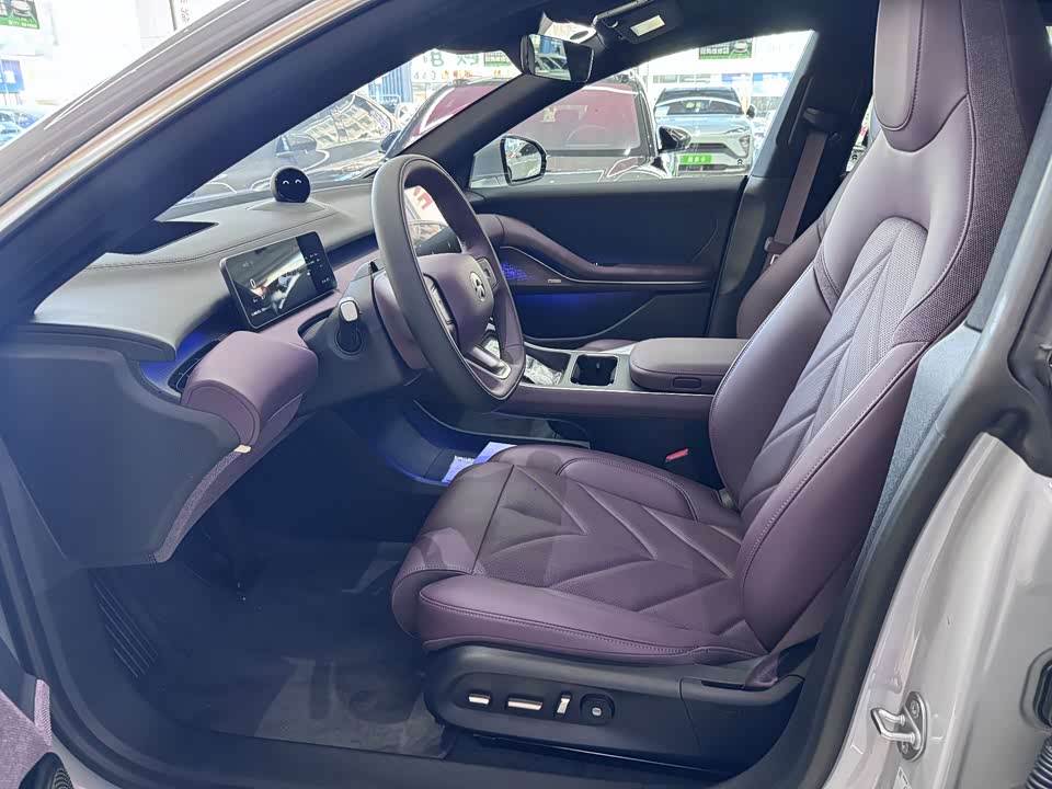 NIO ET5T