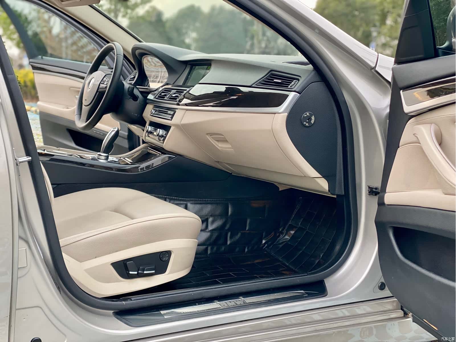 BMW 5 Series, 2012 18
