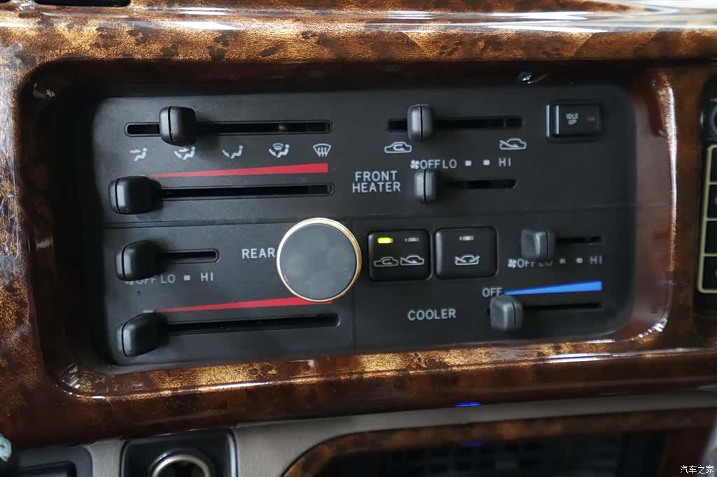 Toyota Coaster, 2018 6