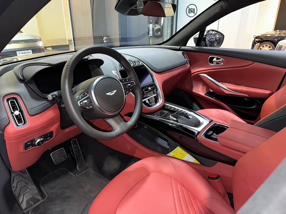 Aston Martin DBX Aston Martin DBX