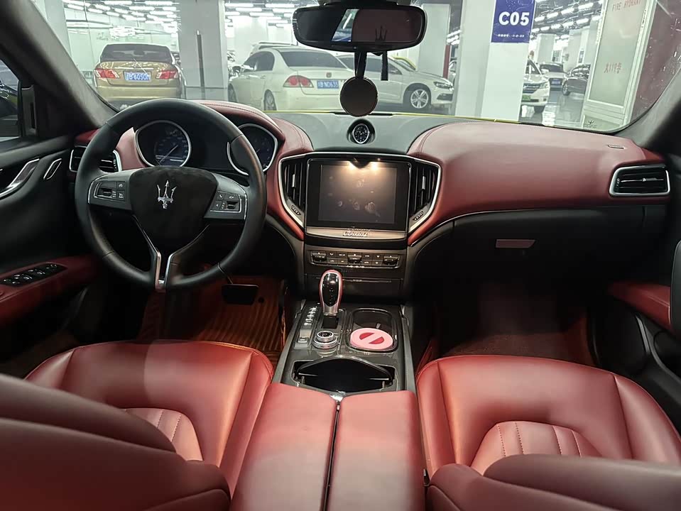 Maserati Ghibli Maserati Ghibli