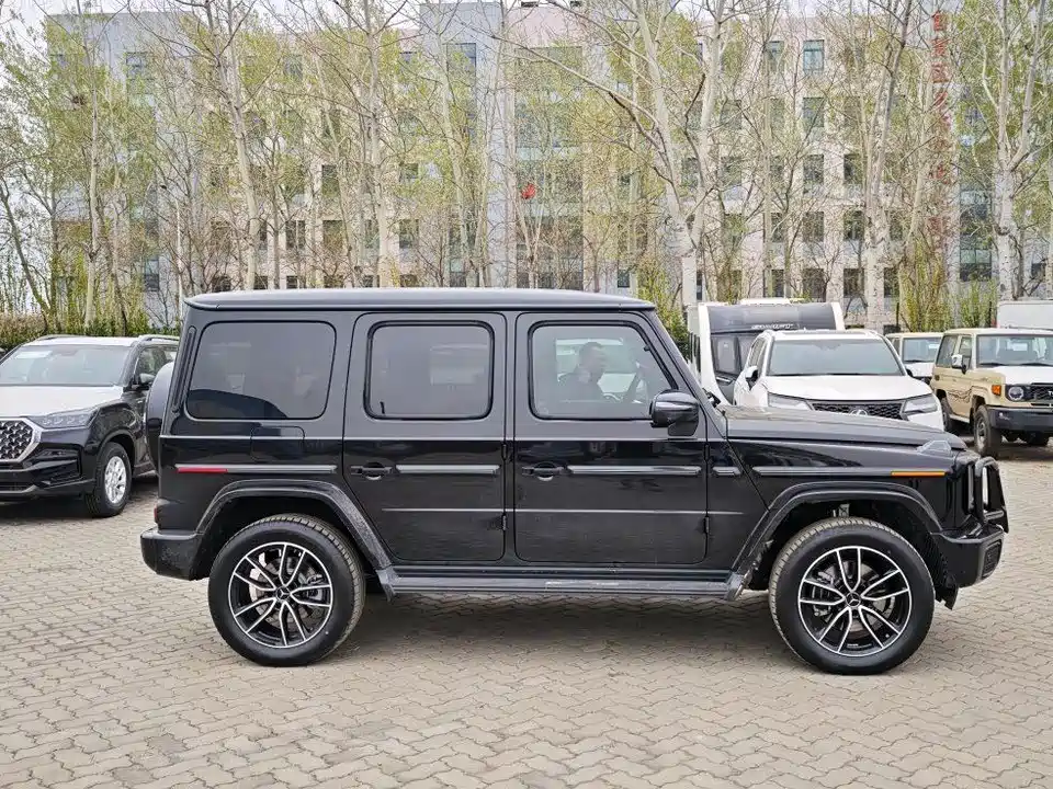 Mercedes-Benz G-class