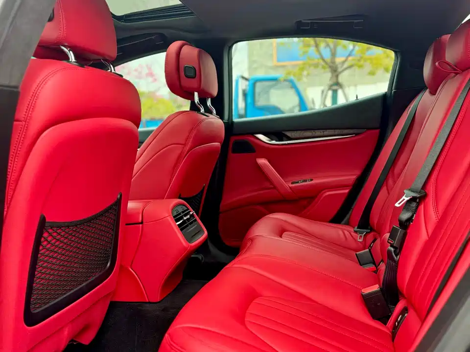 Maserati Ghibli Maserati Ghibli
