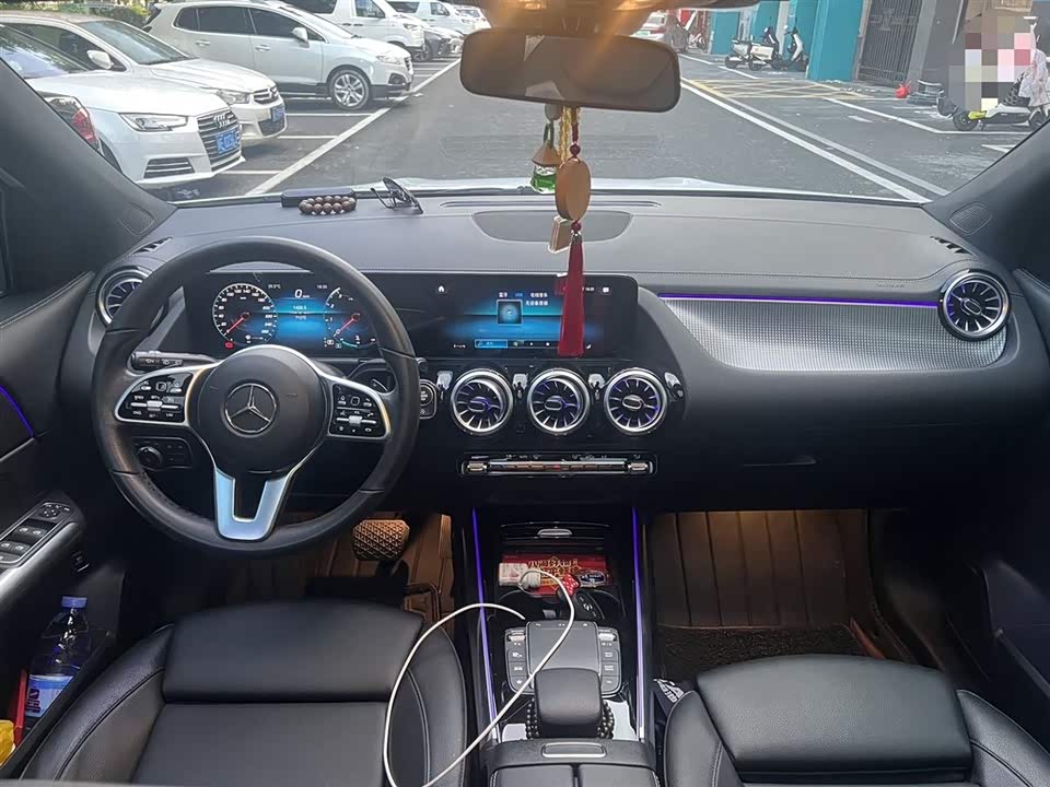 Mercedes-Benz GLA Mercedes-Benz GLA