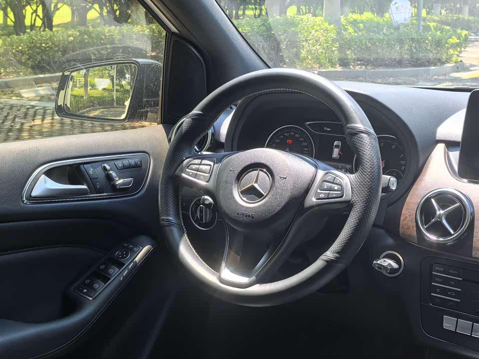 Mercedes-Benz Class B Mercedes-Benz Class B