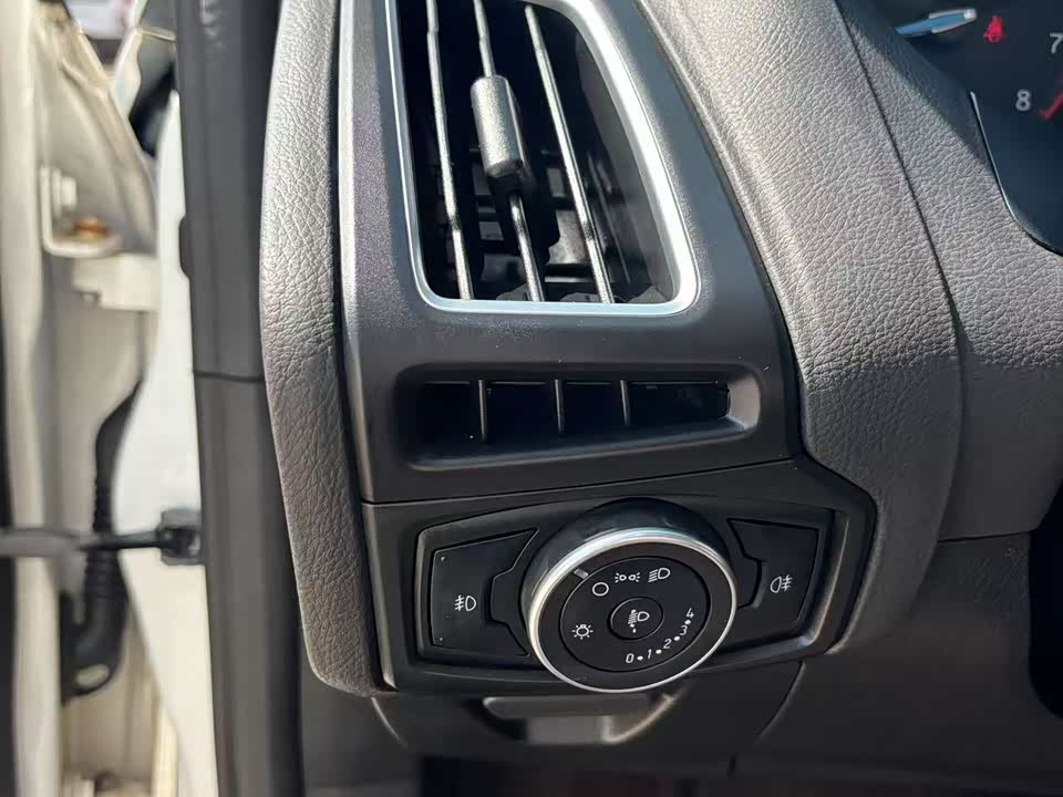 Ford Fox