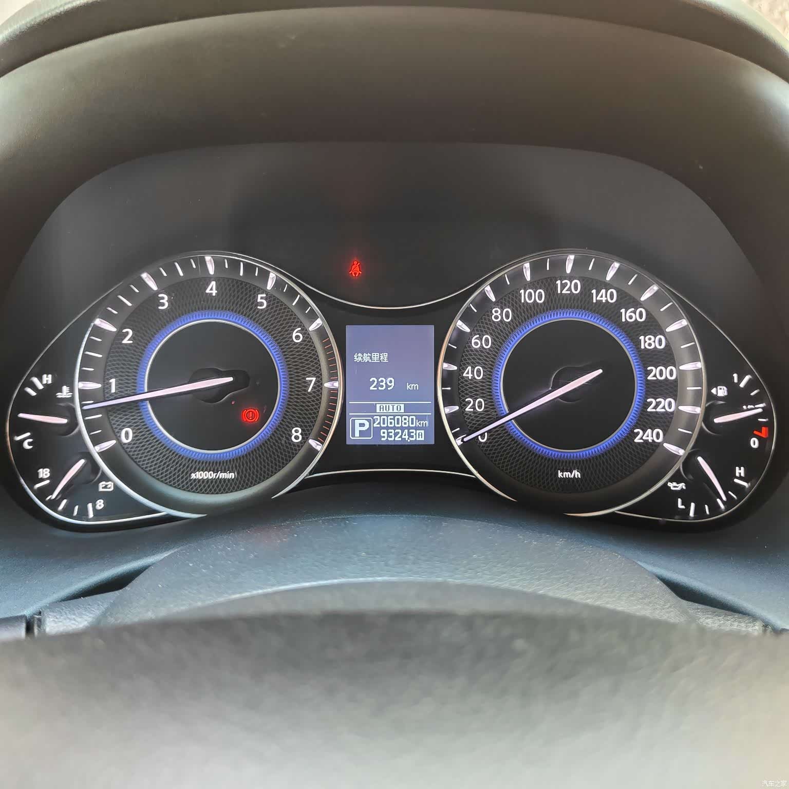 Infiniti QX56, 2013 16