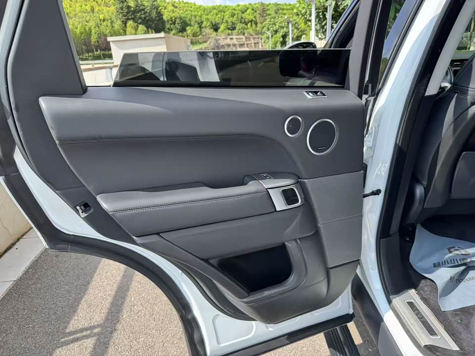 Land Rover Range Rover Sport Land Rover Range Rover Sport