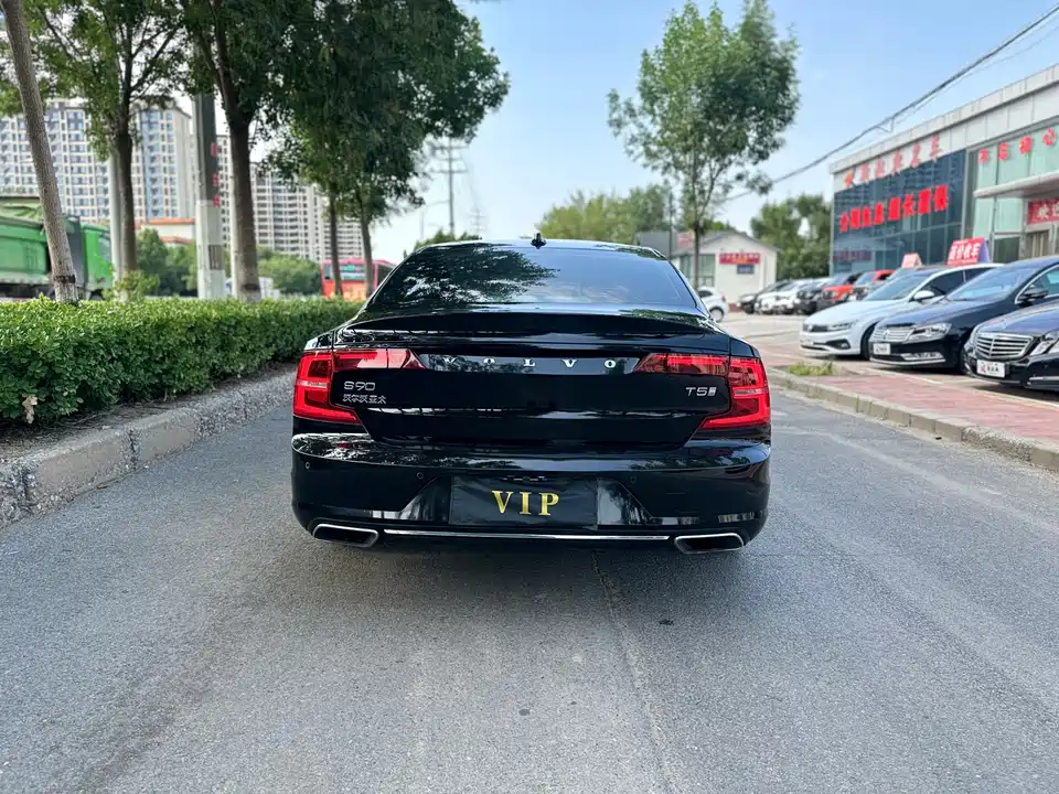 Volvo S90