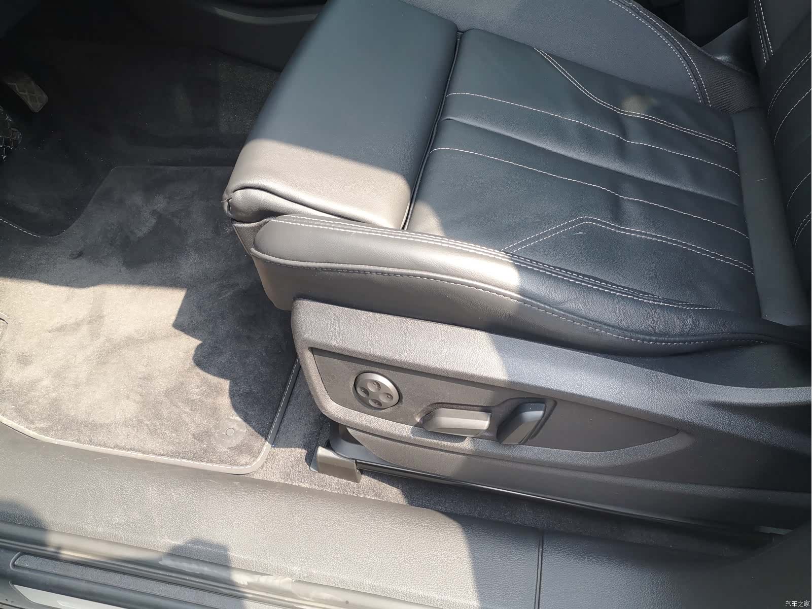 Audi Q5L, 2022 15