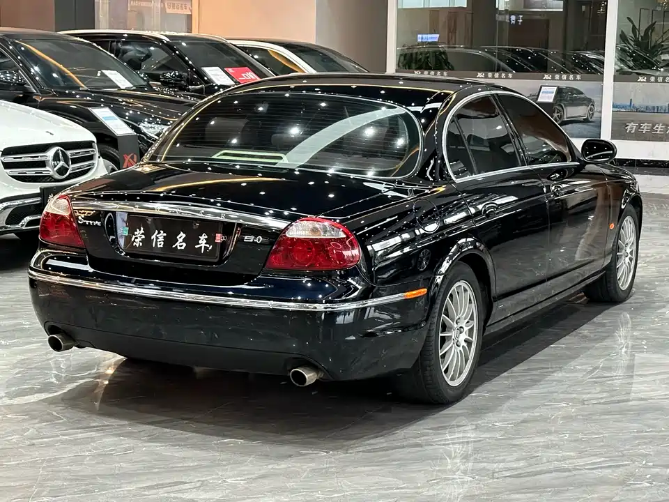 Jaguar S-TYPE