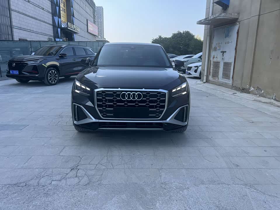 Audi Q2L