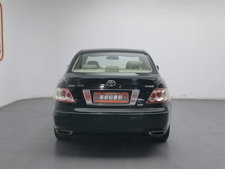 Toyota Reiz