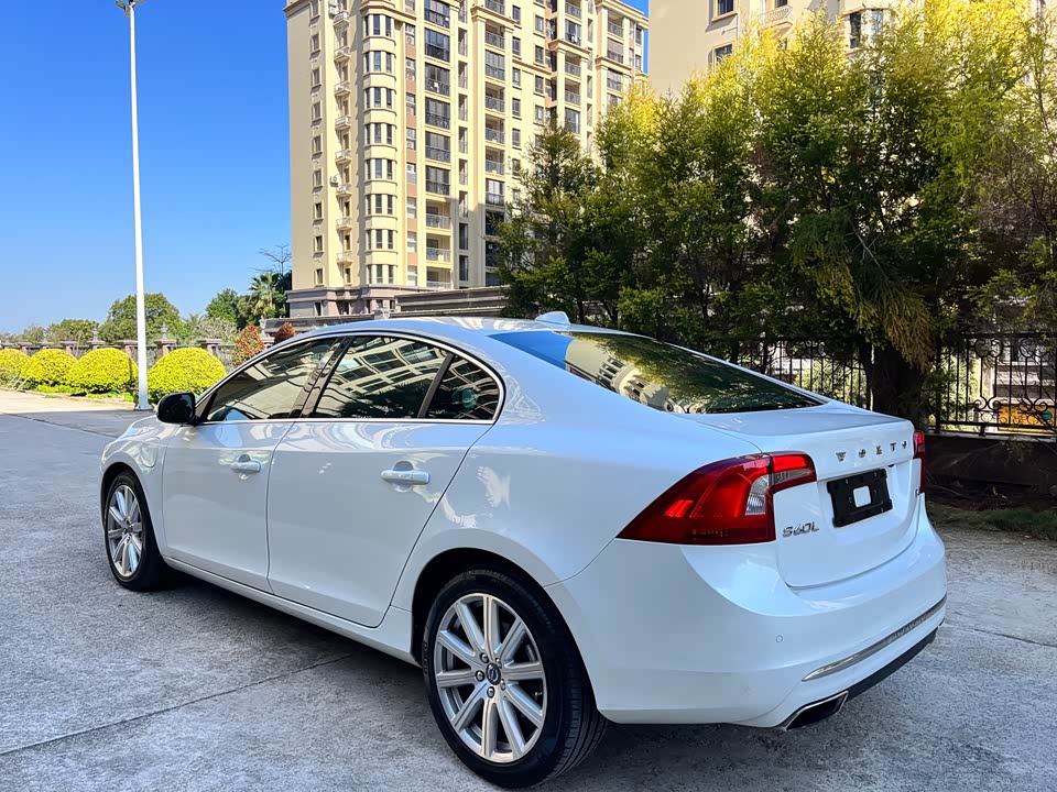 Volvo S60