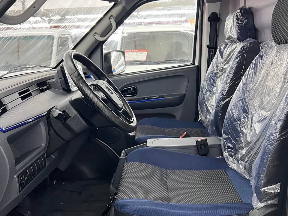 Dongfeng Yufeng EM27
