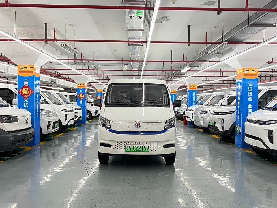 Dongfeng Yufeng EM27