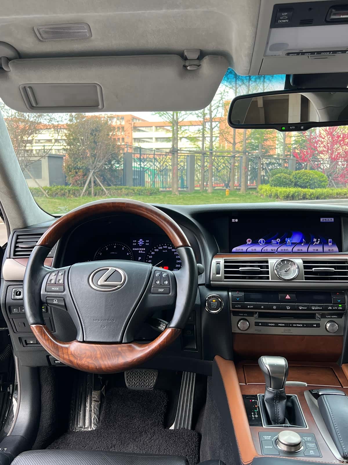 Lexus LS, 2013 35