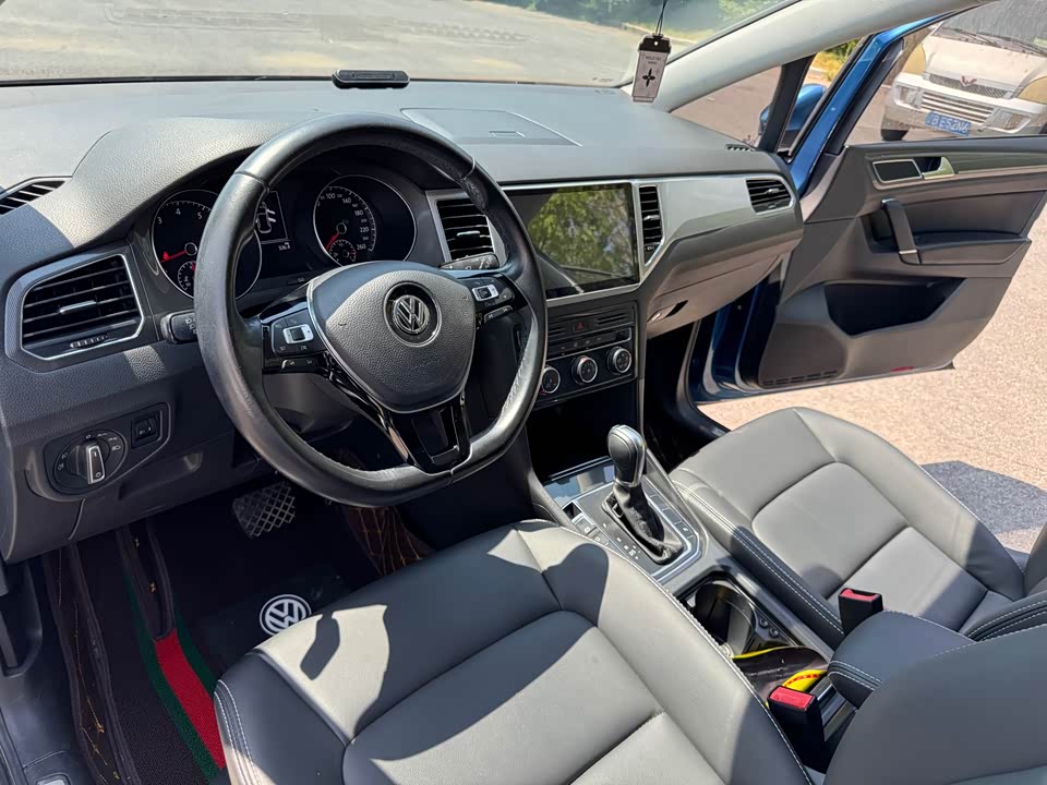 Volkswagen Golf*Jiayu Volkswagen Golf*Jiayu