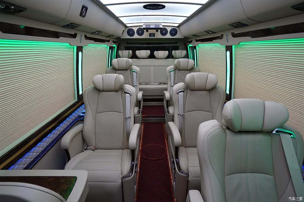 Toyota Coaster, 2018 15