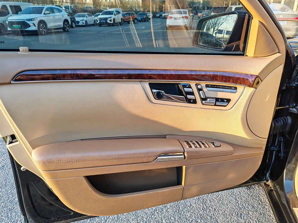 Mercedes-Benz S-class Mercedes-Benz S-class