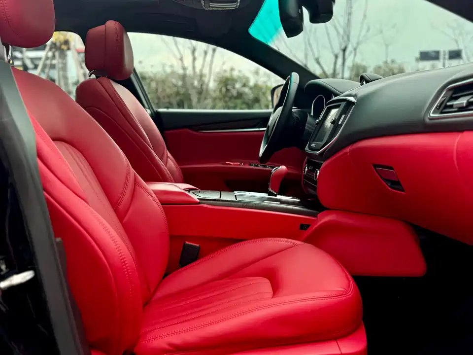 Maserati Ghibli Maserati Ghibli