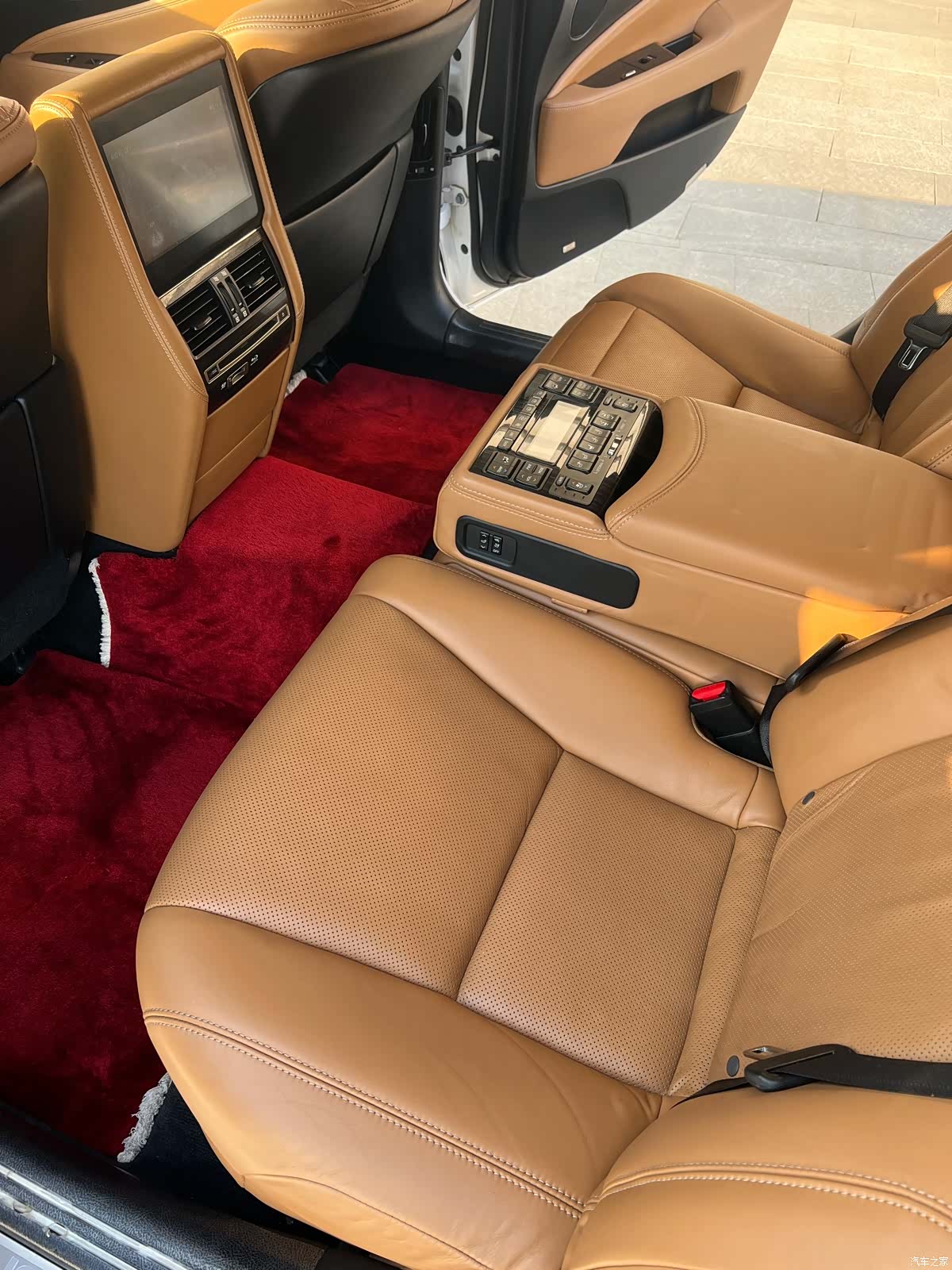 Lexus LS, 2016 25