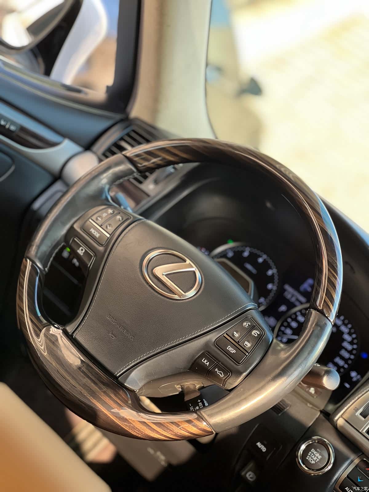 Lexus LS, 2016 30