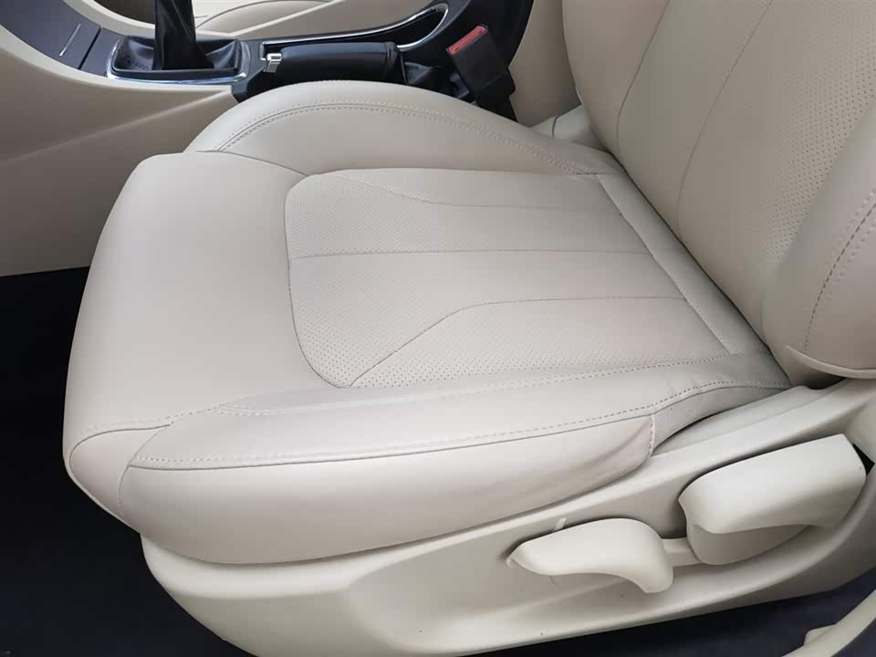 Geely Emgrand Geely Emgrand