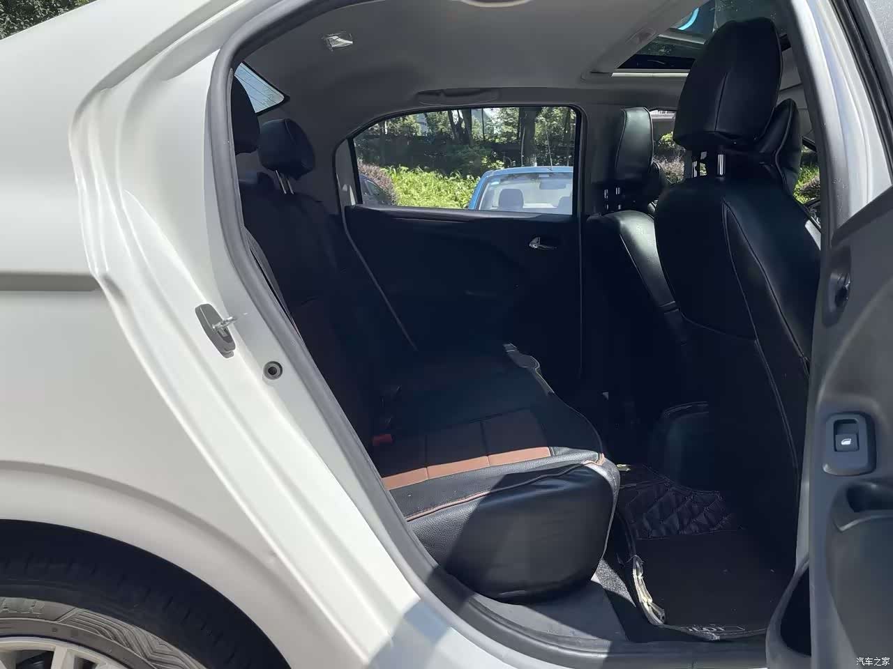 Peugeot 301, 2016 24