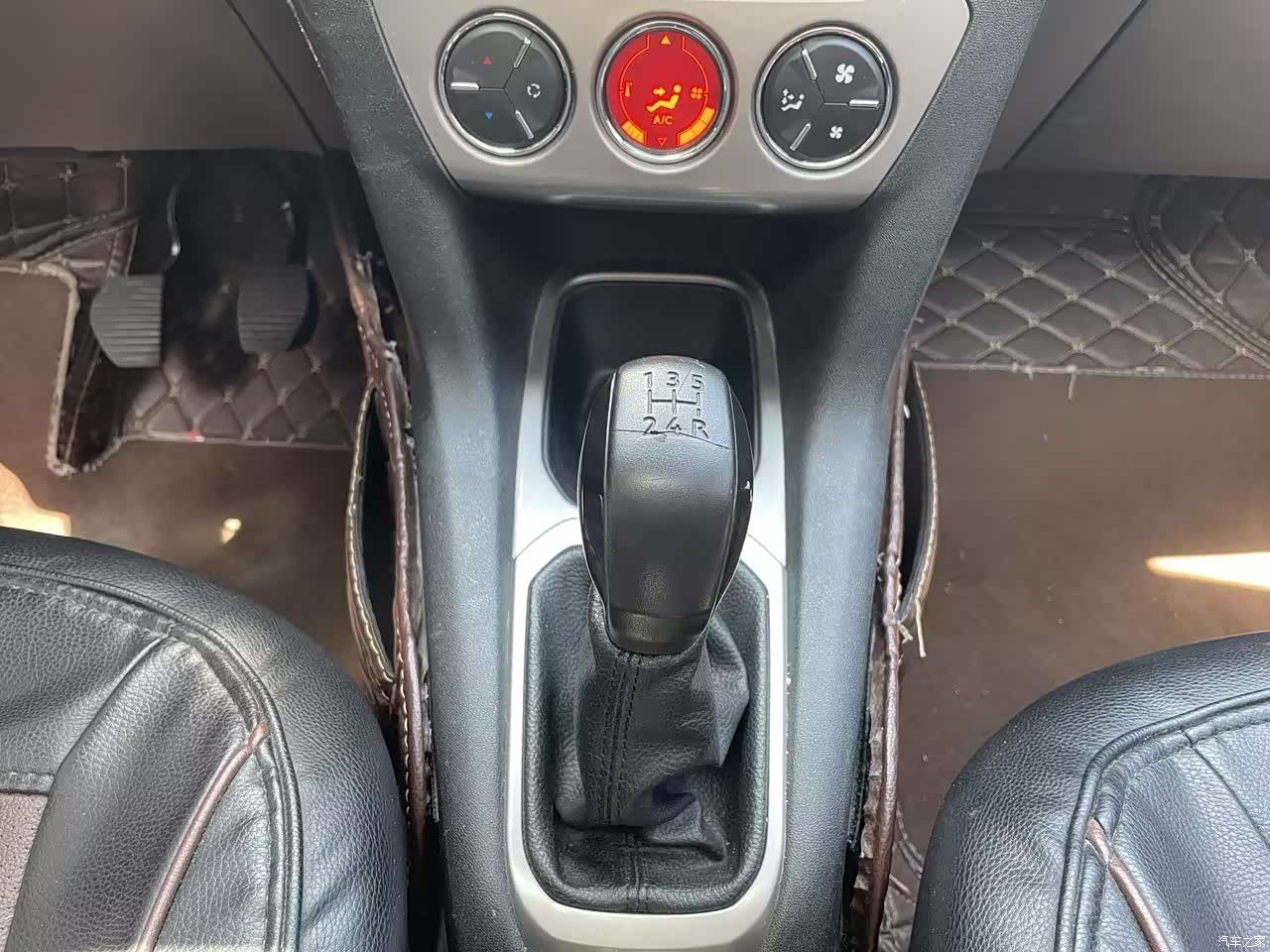 Peugeot 301, 2016 14