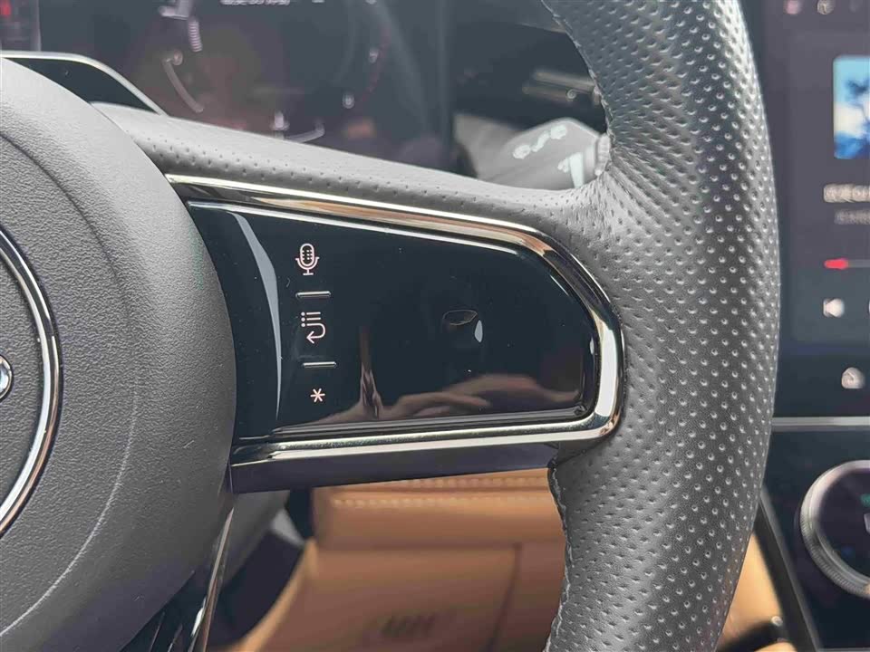 Lynk & Co 09