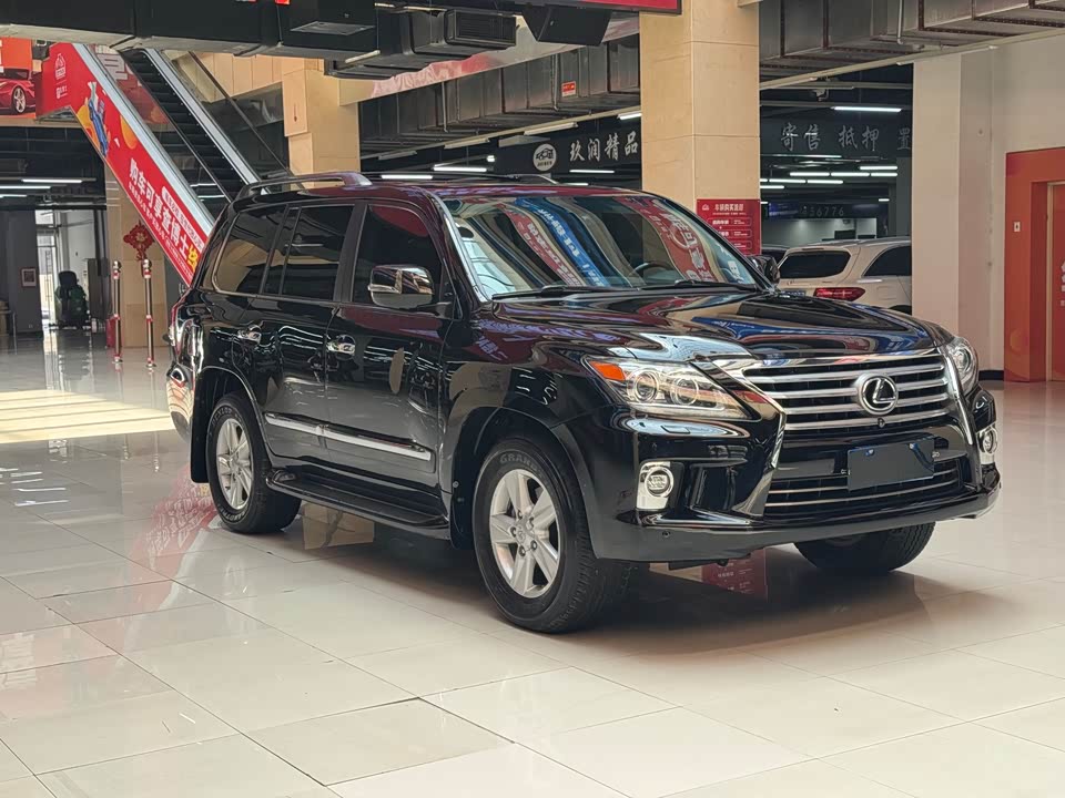 Lexus LX